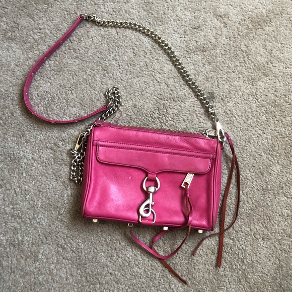 Pink crossbody bag.  Timeless and chic! - Picture 1 of 5